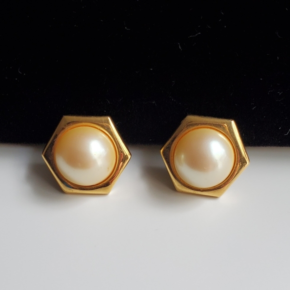 Vintage Monet Gold-Tone Pearl Stud Pierced Earrings - Picture 2 of 7